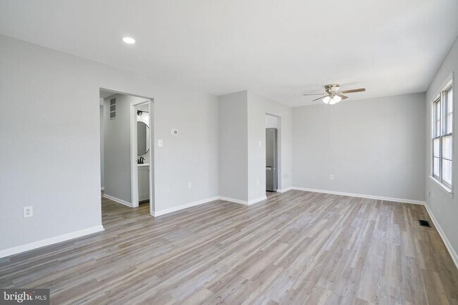 Building Photo - 12346 Woodlawn Ct