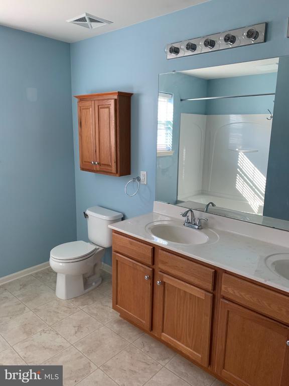 Building Photo - 110 Lionheart Ln