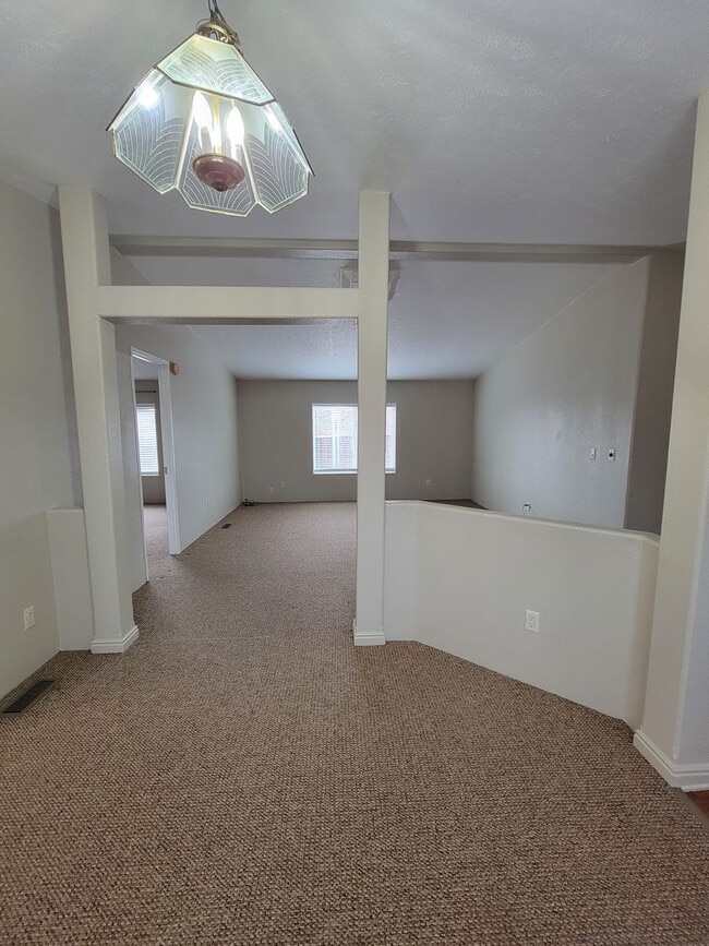 Building Photo - For Rent – 3 Bedroom, 2 Bath Home Near Old...