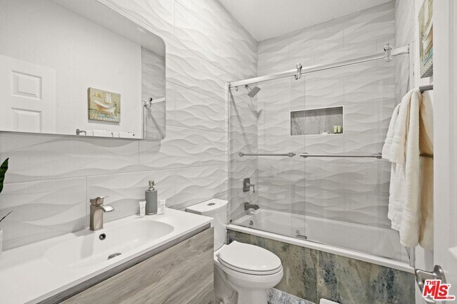 Building Photo - 69730 Mccallum Way