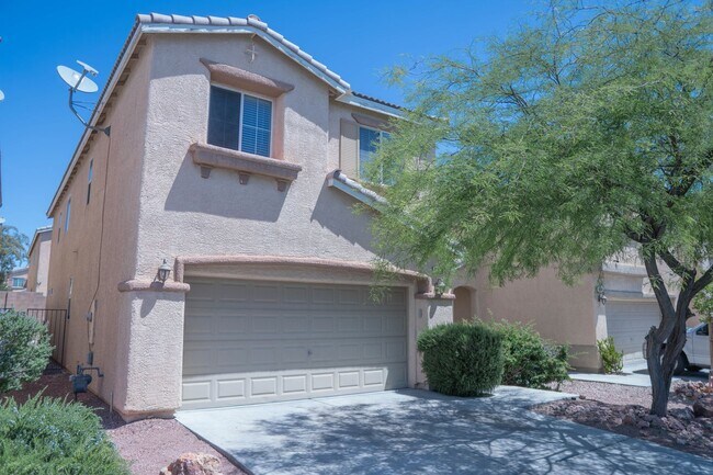 Building Photo - Wonderfully fully renovated, 2-story property