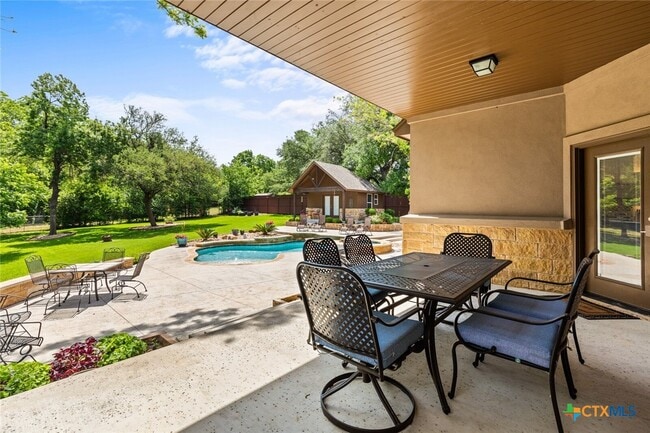 Building Photo - 1605 Alta Vista Loop