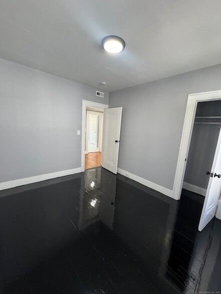 Building Photo - 180 Goffe Terrace