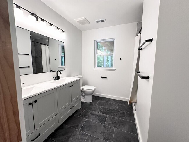 Building Photo - Updated Country Retreat with Modern Finishes & Peaceful Pungo Living