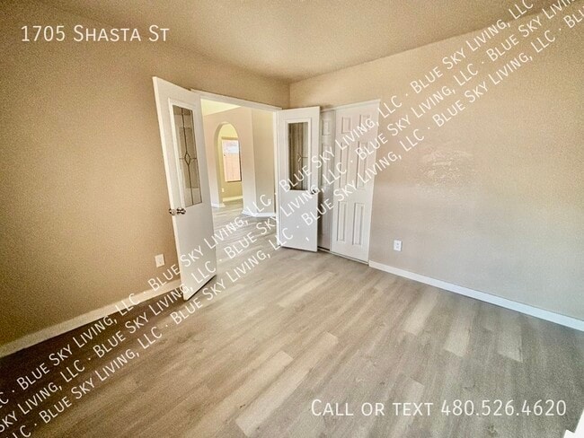 Building Photo - 1705 Shasta St