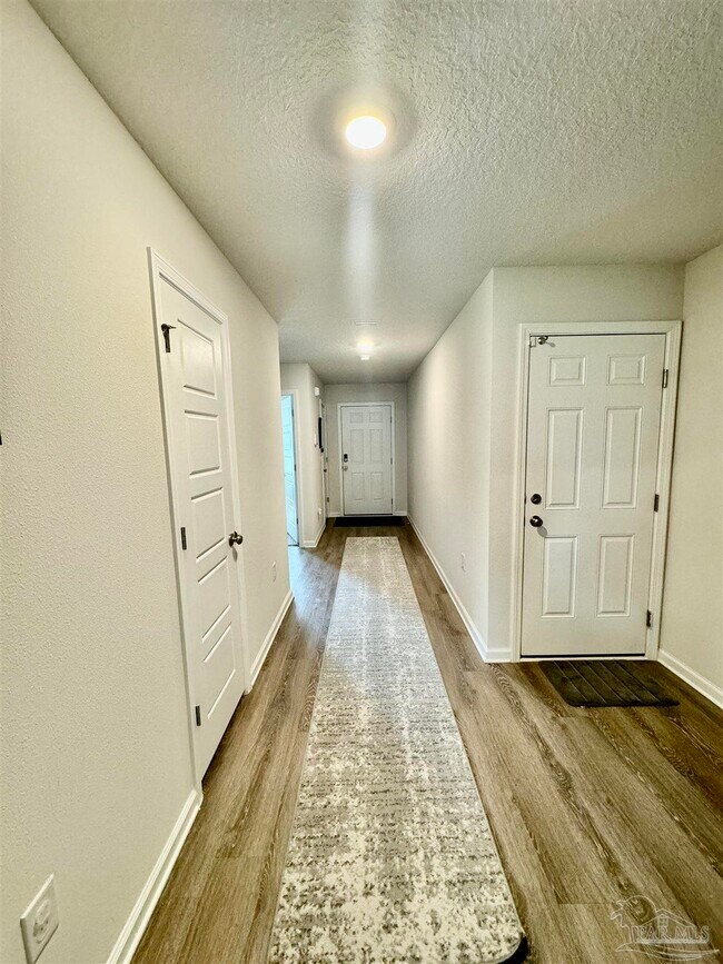 Building Photo - 914 Lovebird Ct