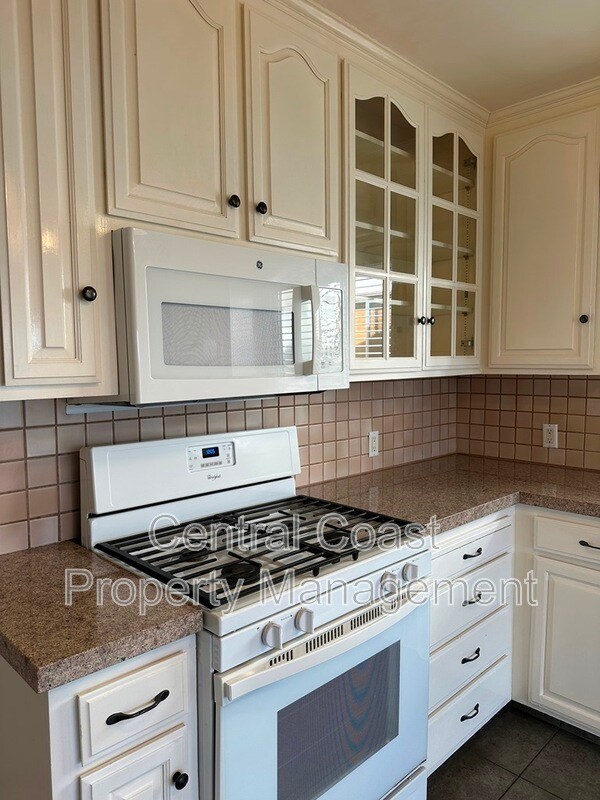 Building Photo - 254 Larkin St