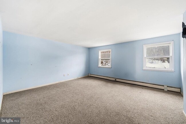 Building Photo - 507 E Airy St