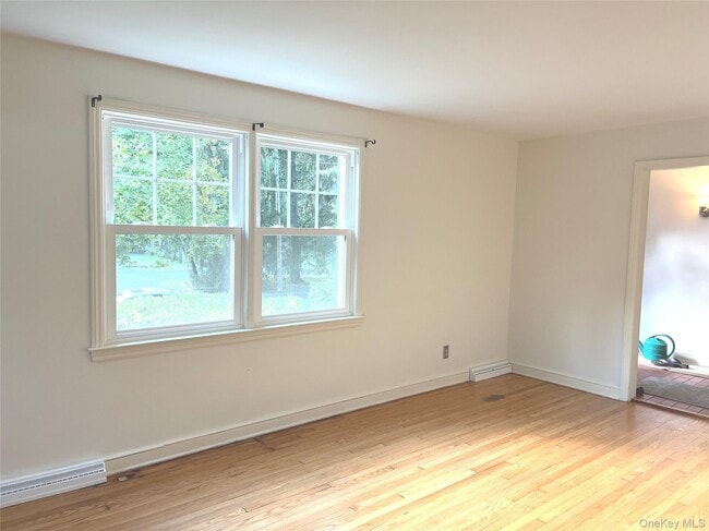 Building Photo - 14 Willow Bend