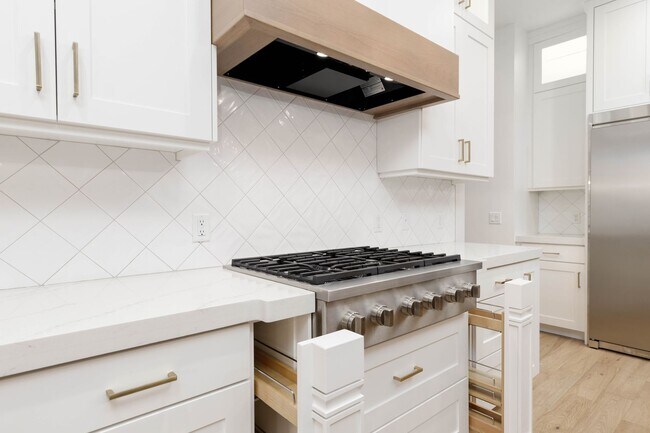 Building Photo - Gorgeous single story with RV Garage in Majestic Fields