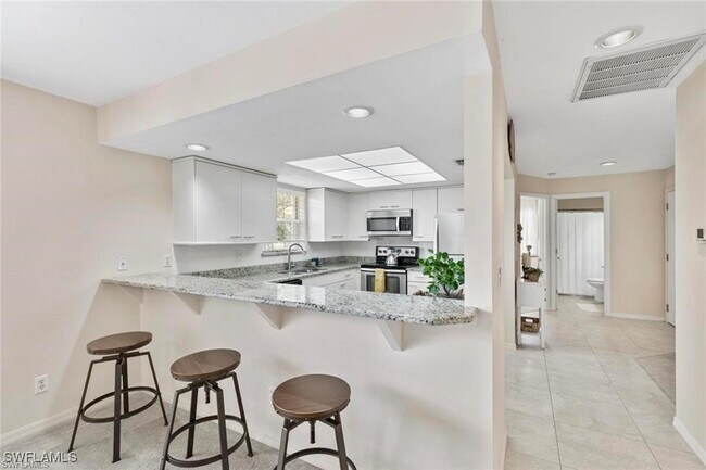 Primary Photo - 6680 Ilex Cir