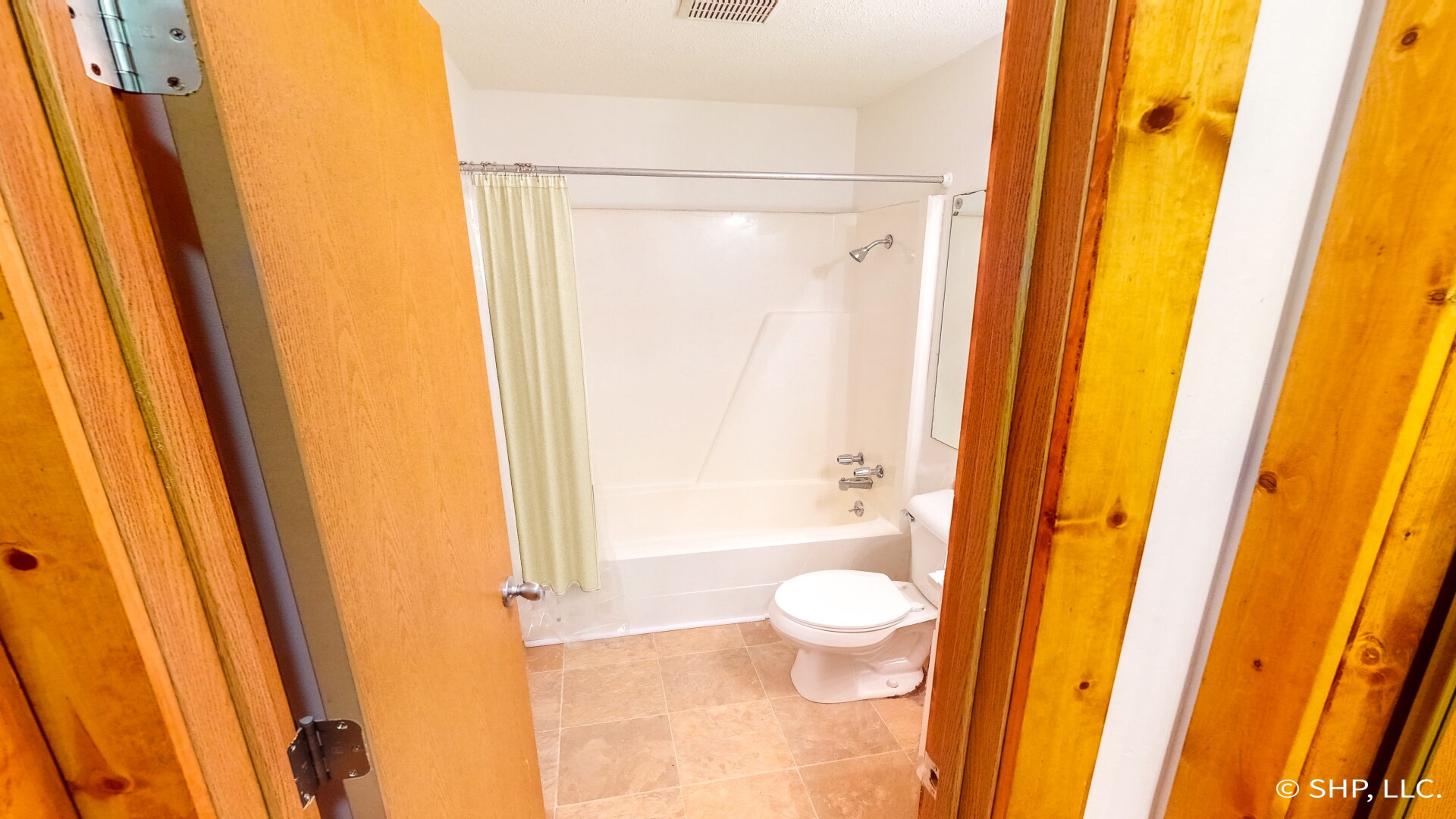 BATH - 250 S Durkin Dr