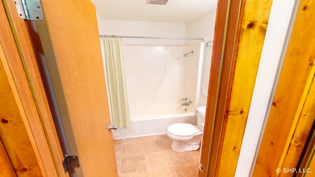 BATH - 250 S Durkin Dr
