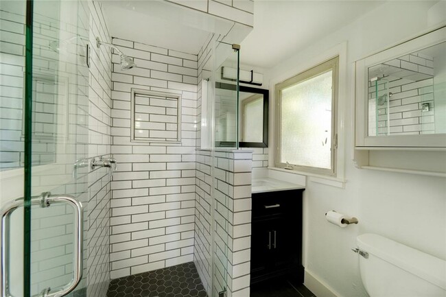 Building Photo - 3700 1/2 Kerbey Ln