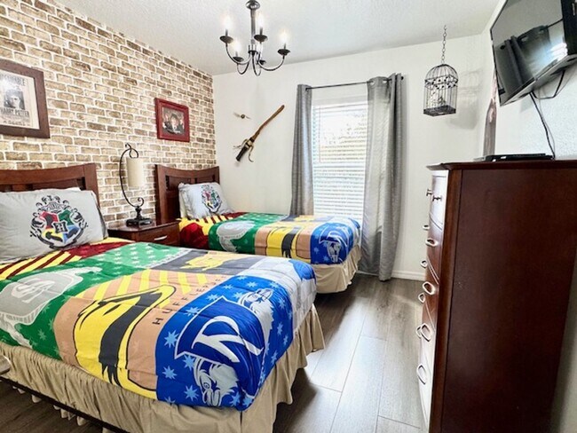 Building Photo - Kissimmee Townhome For Rent - Fully Furnished with 3 Bedrooms 2.5 Baths