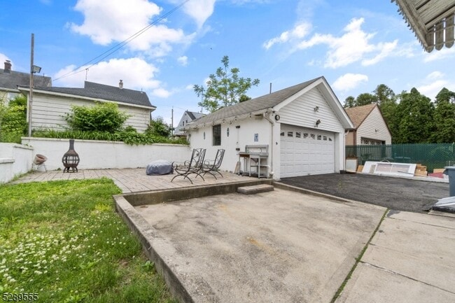 Building Photo - 31 Dawson Ave