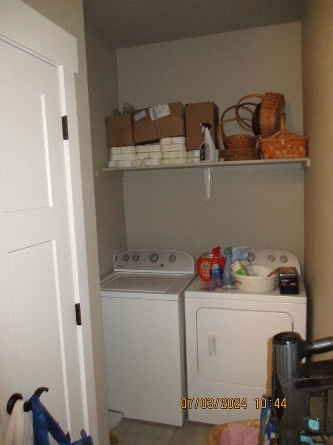 Building Photo - Beautiful 3 Bedroom, 2 Bath Ranch in Berth...