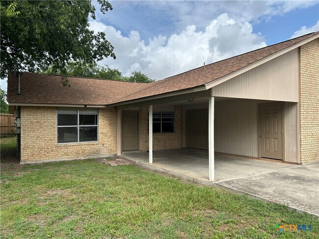 Primary Photo - 1324 S Mesquite Ave
