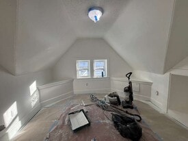 Building Photo - 24 Belmont St