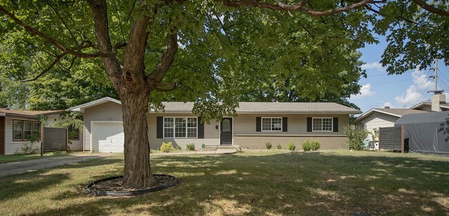 Primary Photo - Privacy Fenced, 3 bed 3 bath in South Spri...