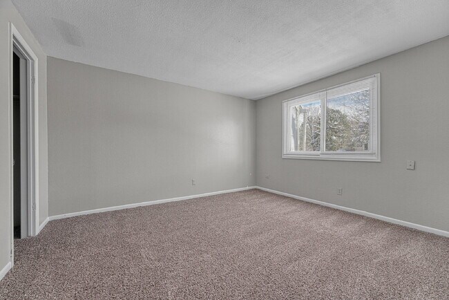 Building Photo - $2,535.95  - $300 OFF First Month's Rent - 4 Bedrooms, 2.5 Bathrooms, Single Family Home in Auror...