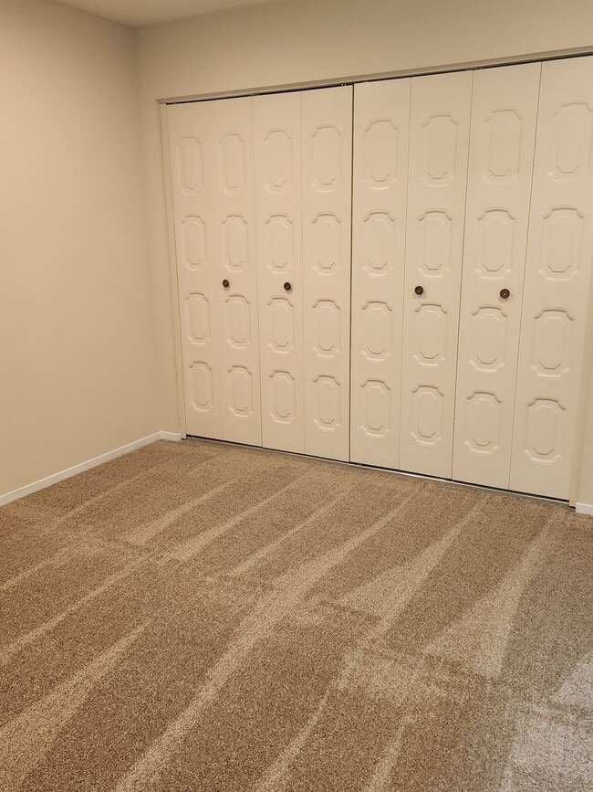 Building Photo - Very nice home w/CENTRAL AIR CONDITIONING ...