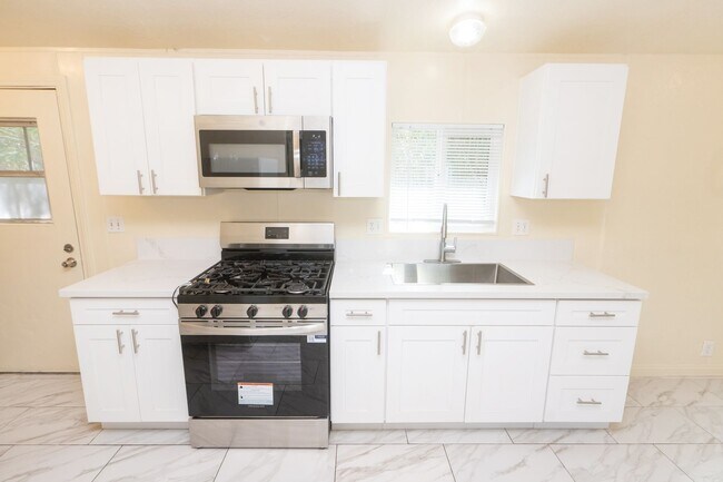 Building Photo - 1357-59 Marline Ave