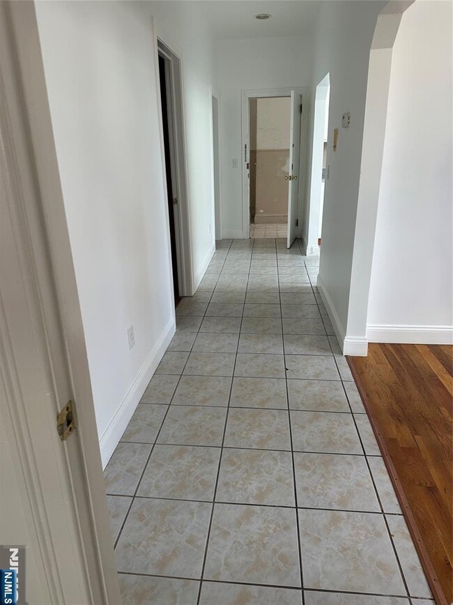 Building Photo - 346 Highland Ave