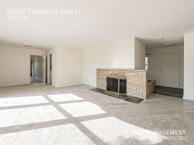 Building Photo - 20862 Kenwood St