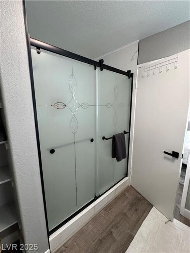 Building Photo - Cozy Fully Furnished Condo