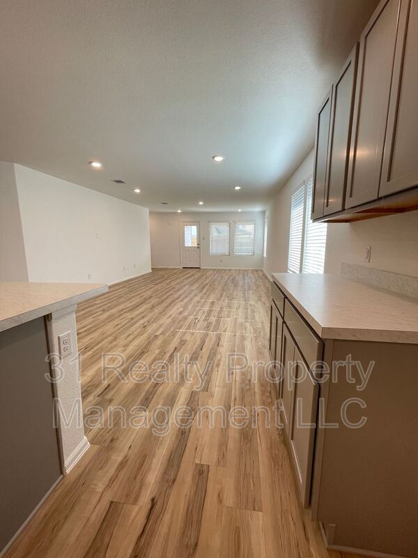 Building Photo - 3219 Aster Mdw Wy