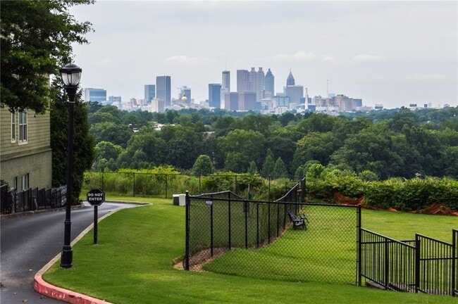 Building Photo - 1195 Milton Terrace SE