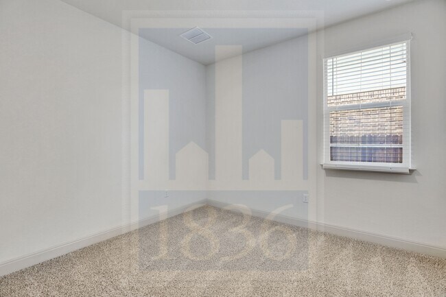 Building Photo - 18001 Umberto Dr