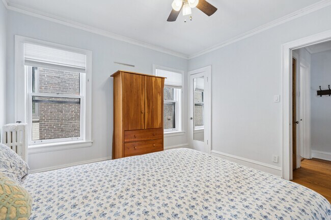 Building Photo - 832 Michigan Ave