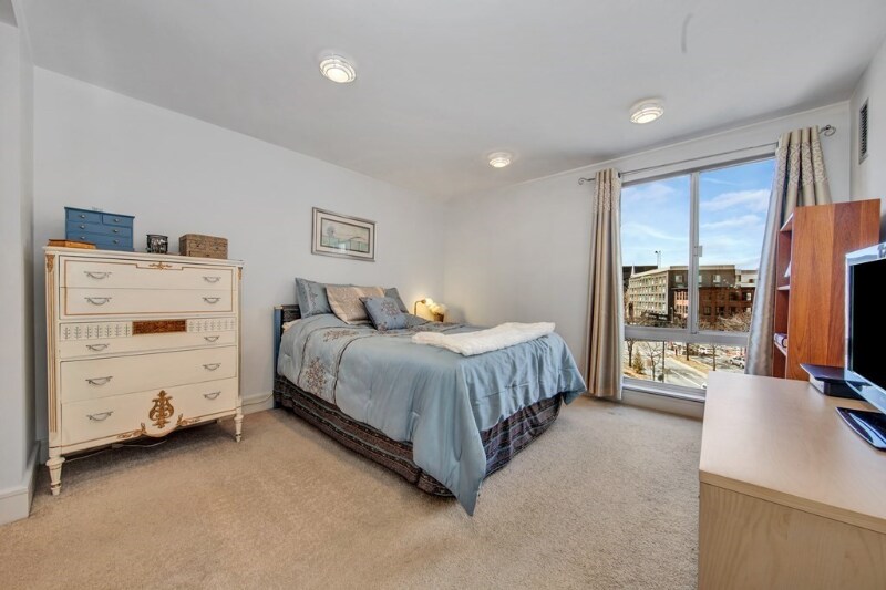 Building Photo - 83 Cambridge Pkwy