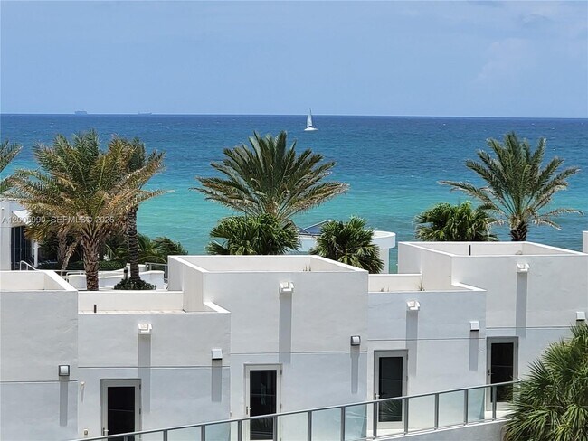 Building Photo - 3505 S Ocean Dr