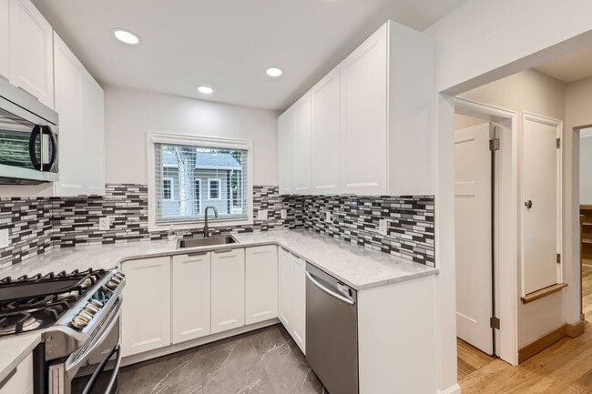 Building Photo - Wonderful West Old Town Home! A must see! ...