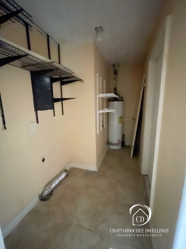 Building Photo - 3135 Leafmore Dr
