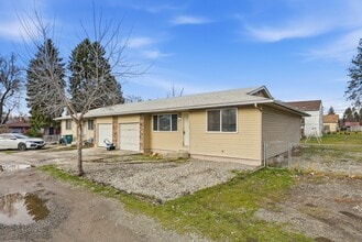 Building Photo - 1916 N 8th St