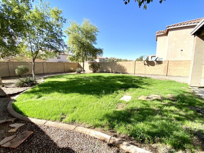 Building Photo - 45639 W Barbara Ln
