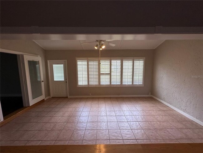 Building Photo - 1539 Pickwood Ave