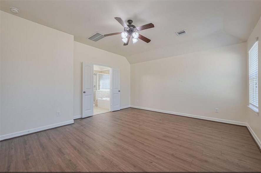 Building Photo - 2011 Fern River Ct