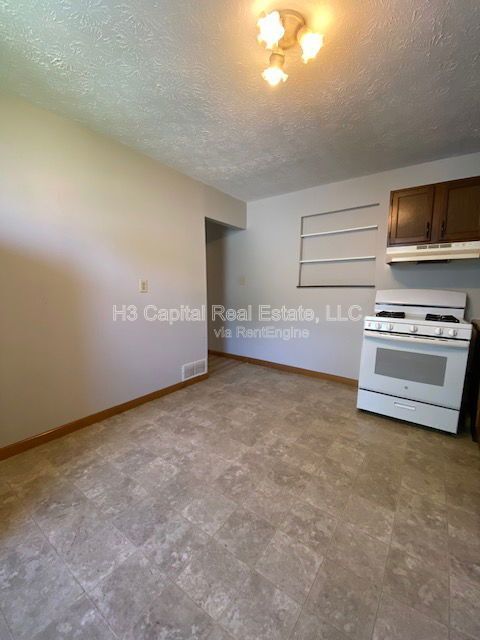 Building Photo - 2011 Harris