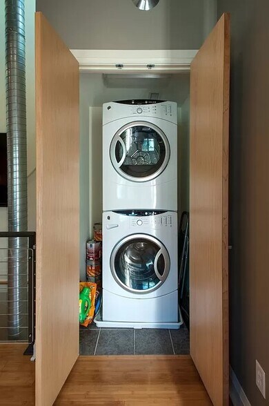 In-unit high efficiency washer and dryer. - 324 Van Buren St