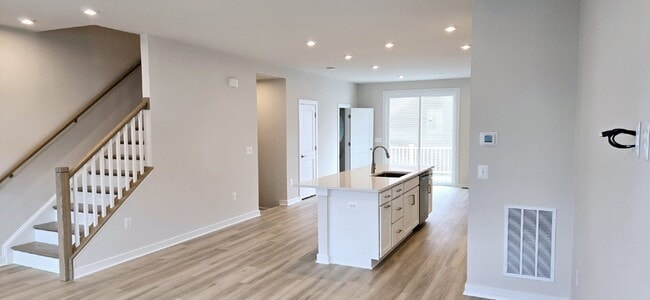 Building Photo - Welcome to this brand-new, never-before-li...