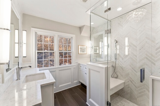 Building Photo - 4 Woods Way