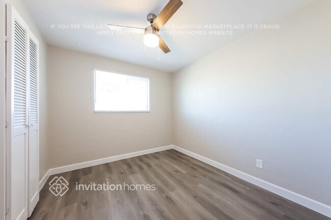 Building Photo - 2133 W Palmaire Ave