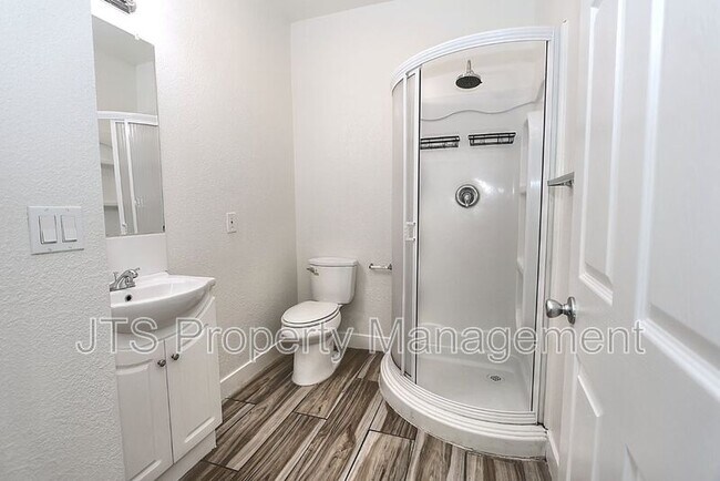 Building Photo - 1119-200 24th St