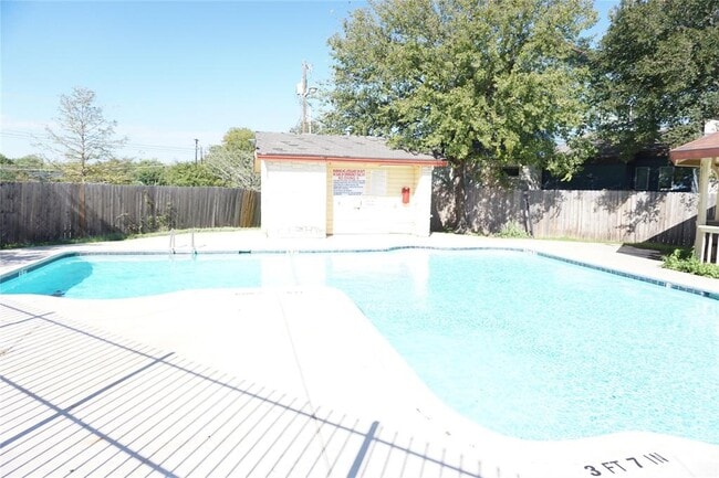 Building Photo - 1615 Whirlwind Trail