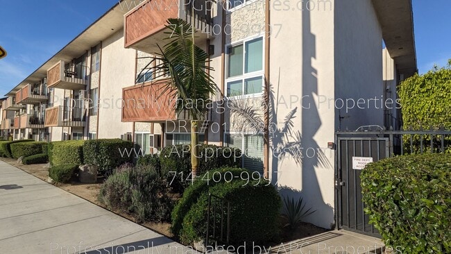 Building Photo - 5585 E Pacific Coast Hwy